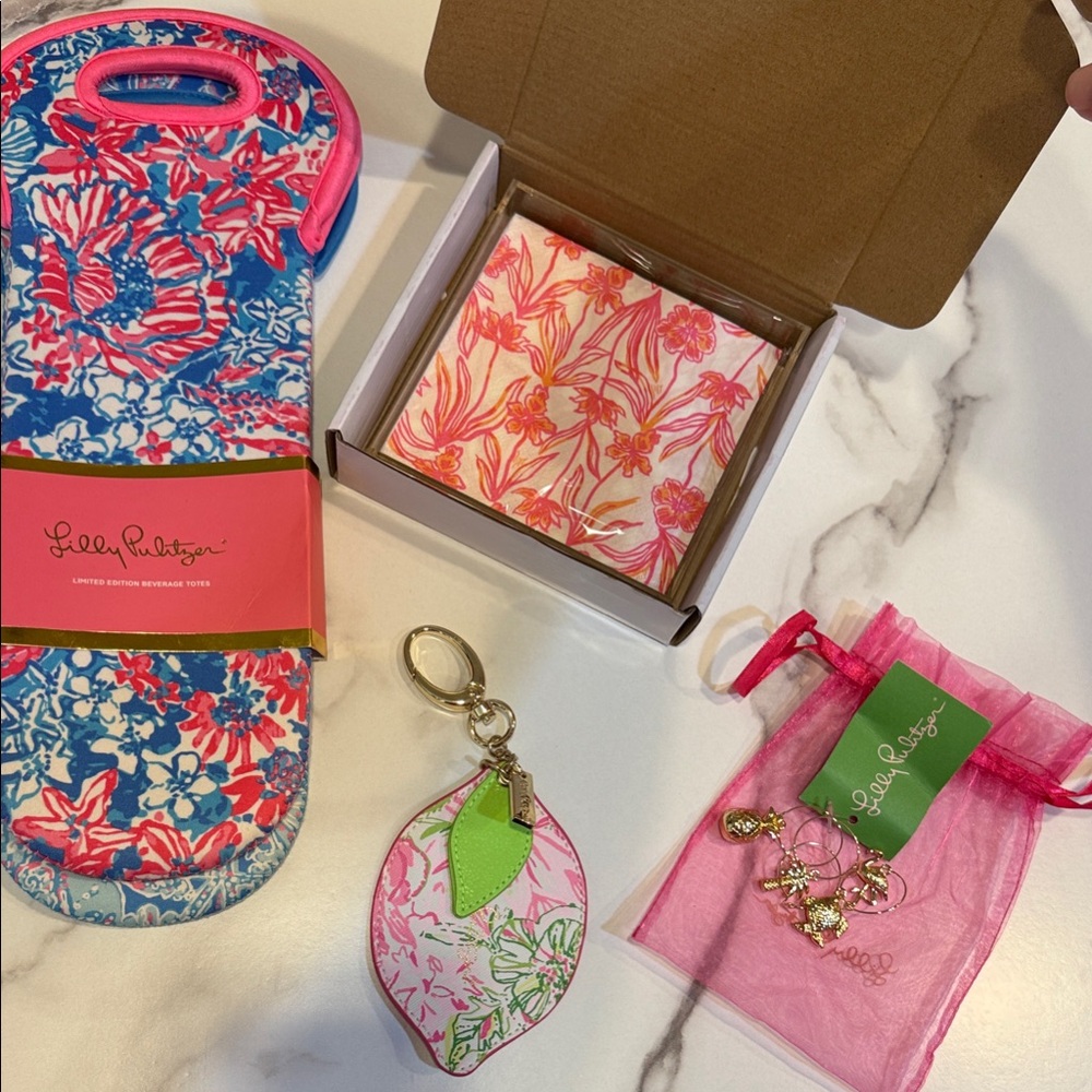 Lilly Pulitzer Gift Set- wine bottle holder/insulator/keychain/wine glass marker